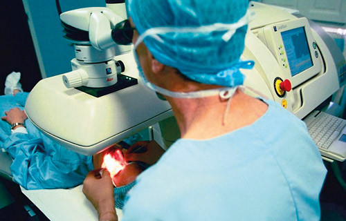 Medisinsk bruk av optisk str&aring;ling reguleres gjennom str&aring;levernforskriften. Illustrasjonsfoto Colourbox