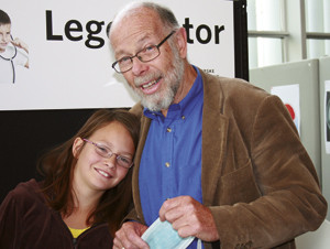 &ndash; Jeg begynte med &aring; tegne og n&aring; venter jeg p&aring; &aring; leke lege, sier Vilde som er sammen med bestefar Gunnar Bjune, professor i&hellip;