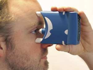 Figure 1  Tonometer for home monitoring in use. Photo: Geir Qvale