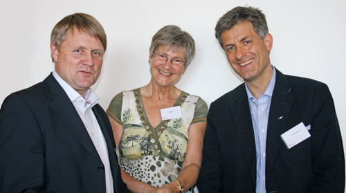 Jon Helle (t.v.), Eli Berg og Tor Ingebrigtsen innledet til debatt om omstillinger i sykehus. Foto Ellen Juul Andersen