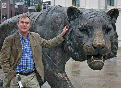 Svein Aarseth &ndash; allmennpraktiserende tillitsvalgt for legene i Tigerstaden &ndash; har kontakt med medlemmer over hele byen. Foto&hellip;