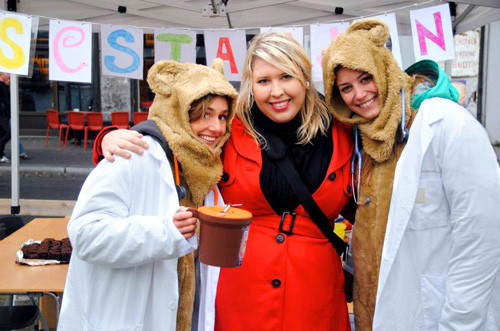 Leder for MedHum Oslo 2012 Mathilde Simmones (tv.), nasjonal leder Silje Ariane St&oslash;hle og Linn Oftenes Lie, nasjonal PR&hellip;