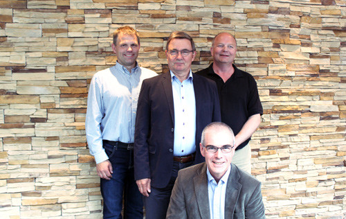 Arrangementskomiteen: Fra v. Kenneth Johansen, Frode &Oslash;vrejord, Bj&oslash;rn Nordang og sittende foran Jostein T&oslash;rstad