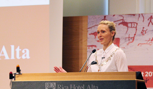 Hege Gjessing under &aring;pningstalen. Foto Stein Runar &Oslash;stigaard