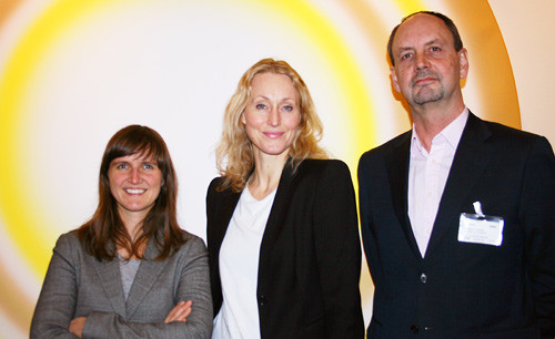 President Hege Gjessing ( i midten), leder i Legeforeningens IT-utvalg Kjartan Olafsson og nestleder i utvalget Linn Brandt&hellip;