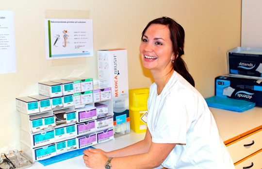 Gunhild Nistad fikk praksis i hjemtraktene og er n&aring; ferdig med f&oslash;rste del av turnustjenesten. Foto Stein Runar &Oslash;stigaard