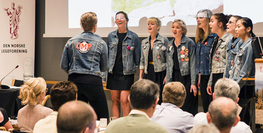 Oslo medisinske pikekor slo an tonen. Foto Thomas Barstad Eckhoff