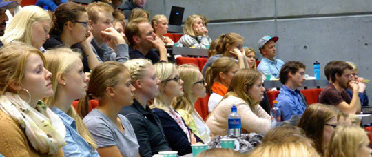 Halvparten av medisinstudentene stod uten turnusplass i september. Her illustrert ved medisinstudenter i Trondheim. Foto&hellip;