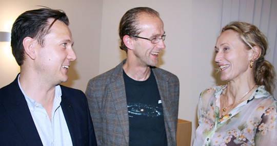 Eivind Solheim, Birger Svihus og Hege Gjessing i munter passiar. Foto Lisbet T. Kongsvik
