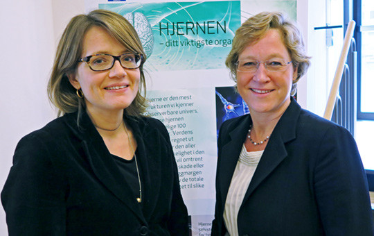 &ndash; Hjernesykdommer prioriteres, p&aring;peker nevrologene Anne Hege Aamodt og Hanne F. Harbo. Foto Lisbet T. Kongsvik