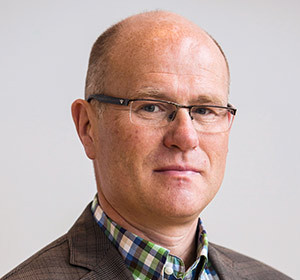 Ole Johan Bakke: Fra Leger i samfunnsmedisinsk arbeid. Kommuneoverlege Sande i Vestfold, f&oslash;rste periode som&hellip;