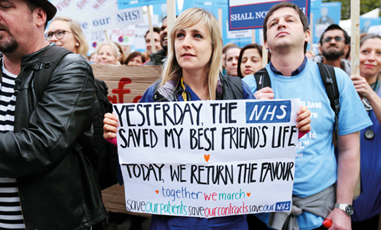 SINTE: Engelske junior doctors frykter at forverrede arbeidsvilk&aring;r vil ramme kvalitet og pasientsikkerhet ved landets&hellip;