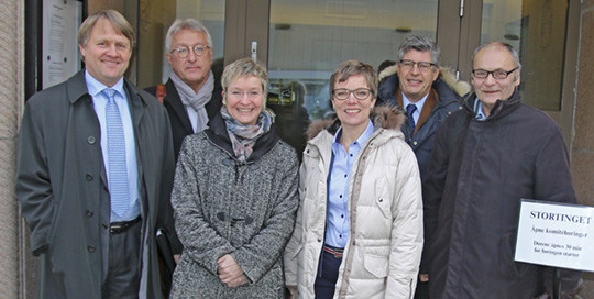 LEGEFORENINGENS DELEGASJON: Jon Helle (fra v.), Inge Glambek, Hanne Th&uuml;rmer, Marit Hermansen, Gaute Hagen og Nils Jacob&hellip;