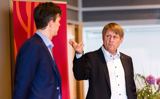 SER P&Aring; ALTERNATIVER: Christer Mj&aring;set (t.v.) og Jon Helle pekte p&aring; at foretaksmodellen m&aring; endres. Foto: Thomas Barstad&hellip;