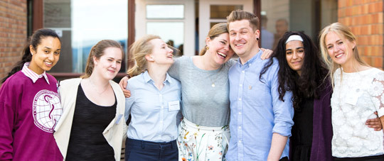 ENGASJERT: Marit Halonen Christiansen omringet av Landsstyrets studentrepresentanter. Fra v.: Vivian Shubira Amundsen, Silje&hellip;