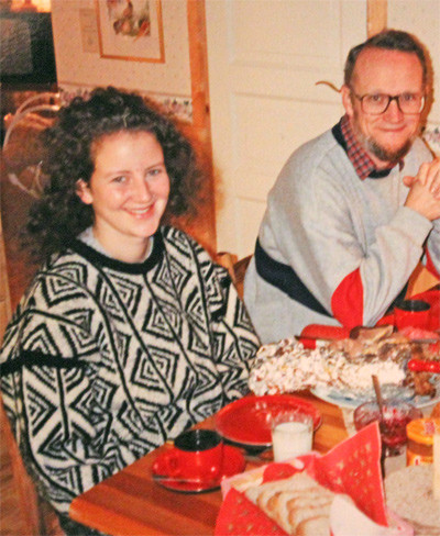 UNG IDEALIST: &Aring;ret er 1988. Anne Kristine spiser julelunsj hjemme i Asker med pappa Anders Bergem. Snart er hun klar for&hellip;