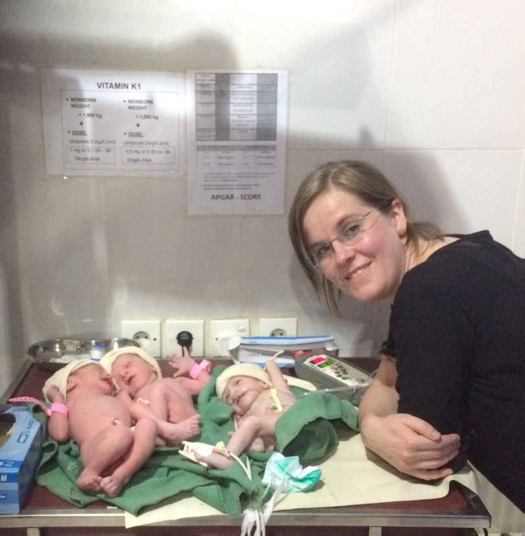 IKKE BARE TRIST: Et av lyspunktene for Tilde var &aring; forl&oslash;se trillinger vaginalt som alle overlevde. Foto: Privat.