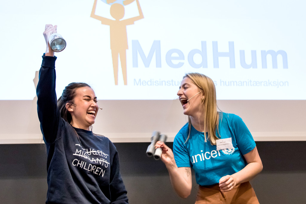 STR&Aring;LENDE FORN&Oslash;YD: Lokalleder i Bergen Sara Eriksen og styreleder for MedHum Emma Lengle var overveldet over givergleden fra&hellip;