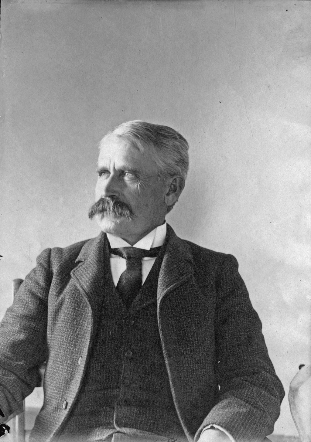 James Riley Walker worked for many years as a doctor on Native American reservations in the Midwestern United States. His&hellip;