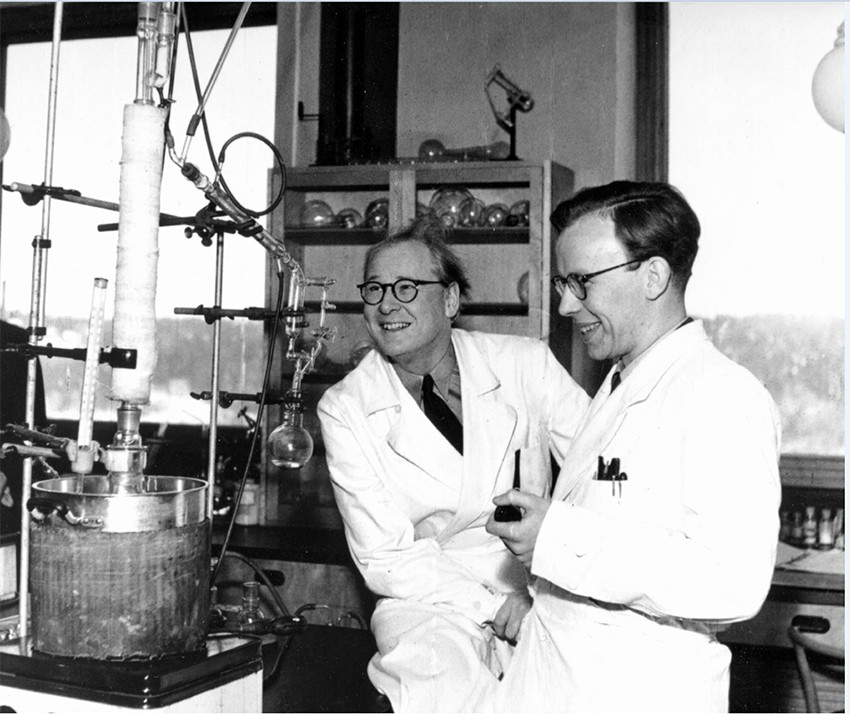 Figur 4 Oppfinnerne av lidokain, Nils L&ouml;fgren (t.v.) og Bengt Lundqvist. Foto: AstraZeneca.