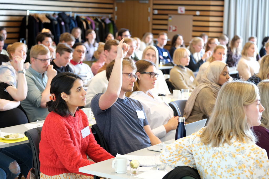 ENGASJEMENT: Flere av Ylfs landsr&aring;dsdelegater meldte seg p&aring; i debattene under &aring;rsm&oslash;tet i Troms&oslash;. Foto: Lars Magnus Aker