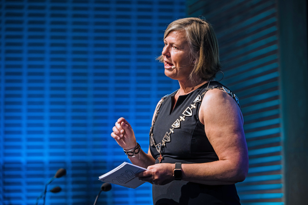 &Aring;PNET LANDSSTYREM&Oslash;TET I STAVANGER: Presidenten krever at politikerne n&aring; stiller opp for den offentlige helsetjenesten. Foto:&hellip;