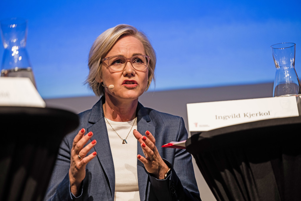 GJENVINNE TILLIT: &ndash; Jeg er innstilt p&aring; &aring; gjenvinne den tilliten som er tapt. Partene skal involveres, sa Ingvild Kjerkol&hellip;