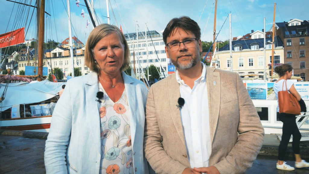 I ARENDAL: Legeforeningens president, Anne-Karin Rime og visepresident Nils Kristian Klev, deltok p&aring; et bredt utvalg av&hellip;