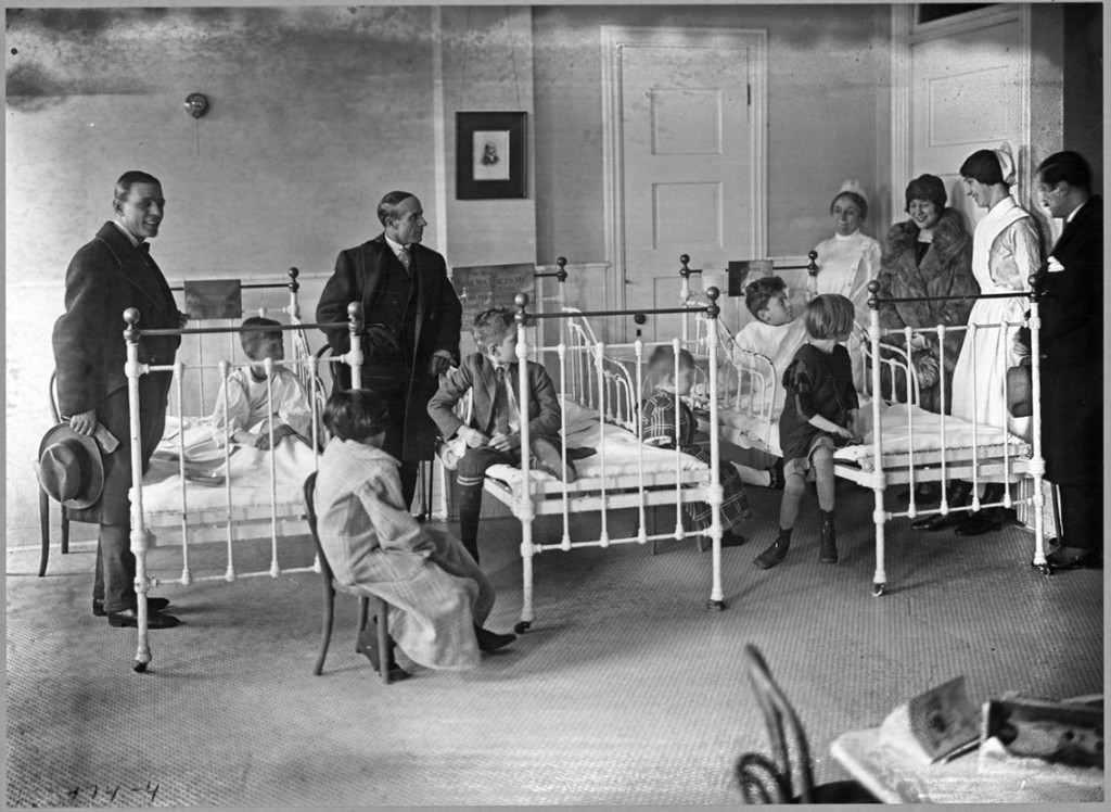 Defintivt bedside, New York, ca. 1920. Men er det et godt uttrykk p&aring; norsk? Illustrasjonsfoto: The George Grantham Bain&hellip;