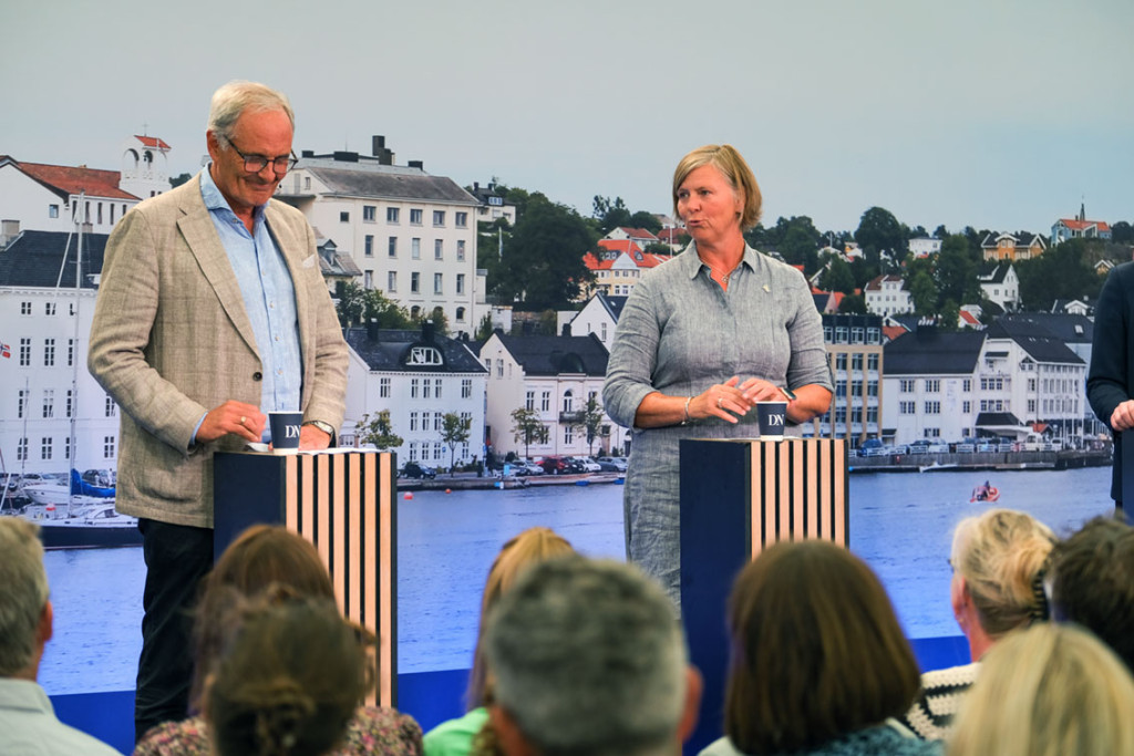 DEBATT OM HELSEVESENET: President Anne-Karin Rime p&aring; scenen sammen med professor ved Handelsh&oslash;yskolen BI, Per Ingvar Olsen&hellip;