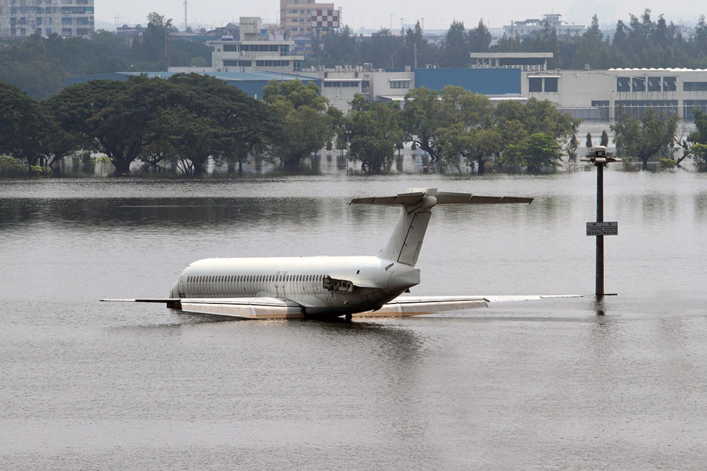 Oversv&oslash;mmelse ved Don Mueang Airport, Thailand, 2011. Foto: Jackiso/iStock