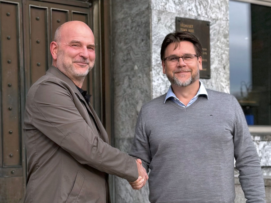 AVTALE: Bj&oslash;rn Sletvold, medisinsk fagsjef i Oslo kommune (t.v.) sammen med Nils Kristian Klev, leder i Allmennlegeforeningen&hellip;