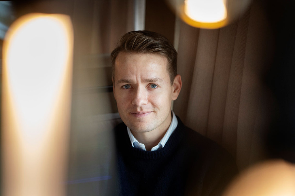 IMPONERENDE KUNNSKAPSNIV&Aring;: Det er ikke mange LIS-leger som kan skilte med &aring; ha skrevet egen l&aelig;rebok i immunologi med&hellip;