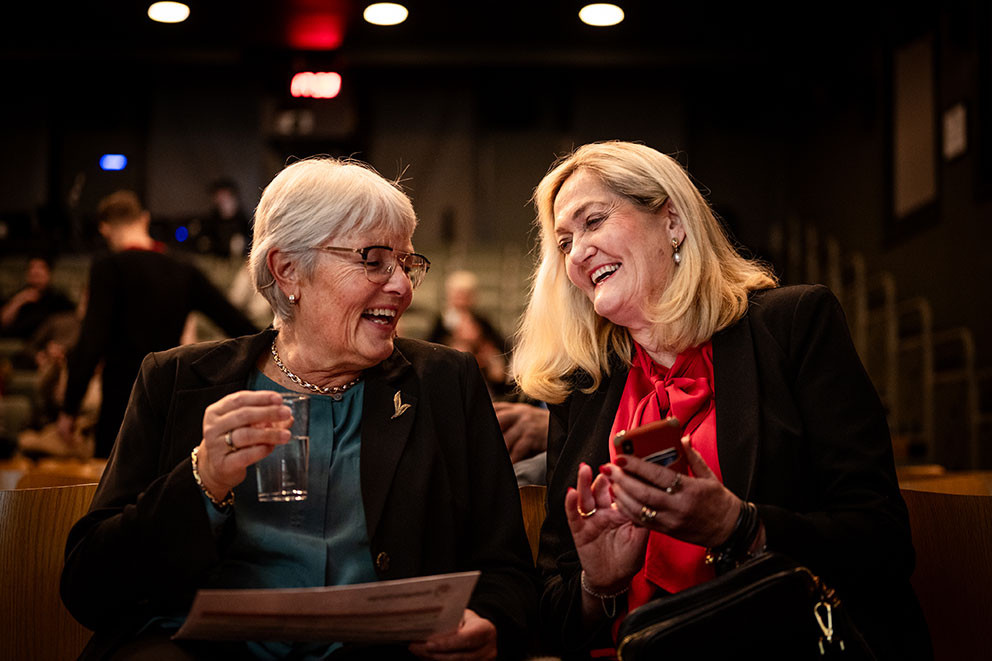 GODT SAMARBEID: Nevrolog Aud Dueland og Tine Poole jobber tett sammen, inkludert n&aring;r Hodepine Norge har m&oslash;ter. Foto: John&hellip;