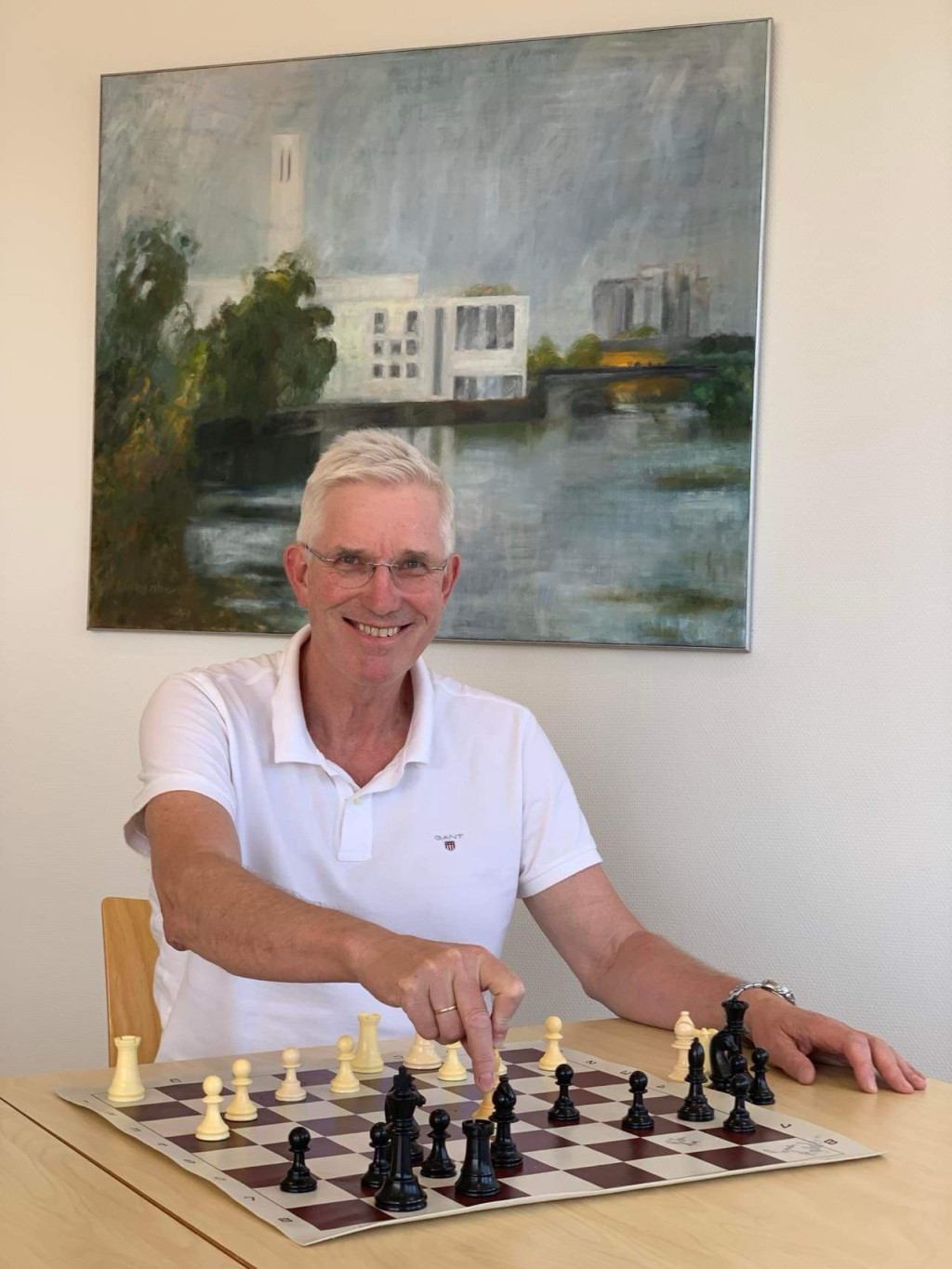 MENS SANA IN CORPORE SANO: Sjur anbefaler alle &aring; spille sjakk for g&oslash;y og fordi det bidrar til en sunn sjel i et sunt legeme!&hellip;