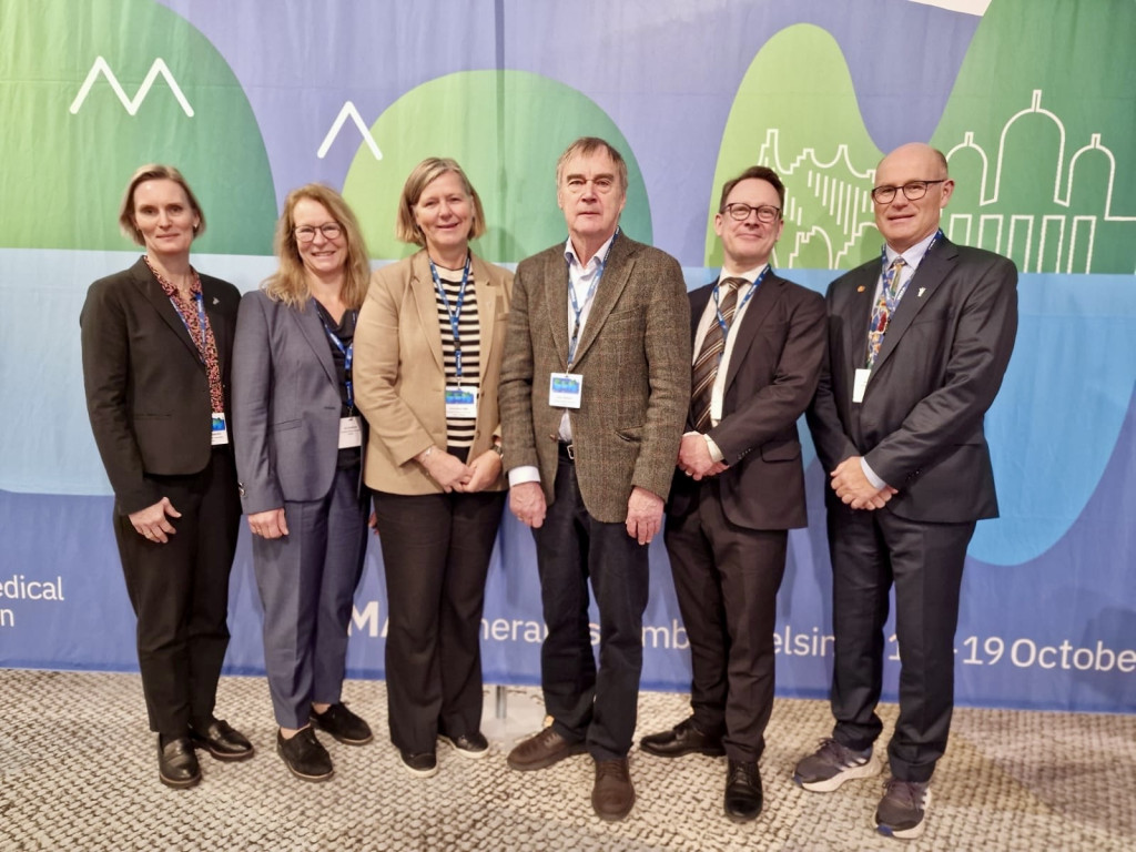 LEGEFORENINGEN I HELSINKI: Fra venstre: Helsepolitisk direkt&oslash;r Marit Randsborg, generalsekret&aelig;r Siri Skumlien, president&hellip;