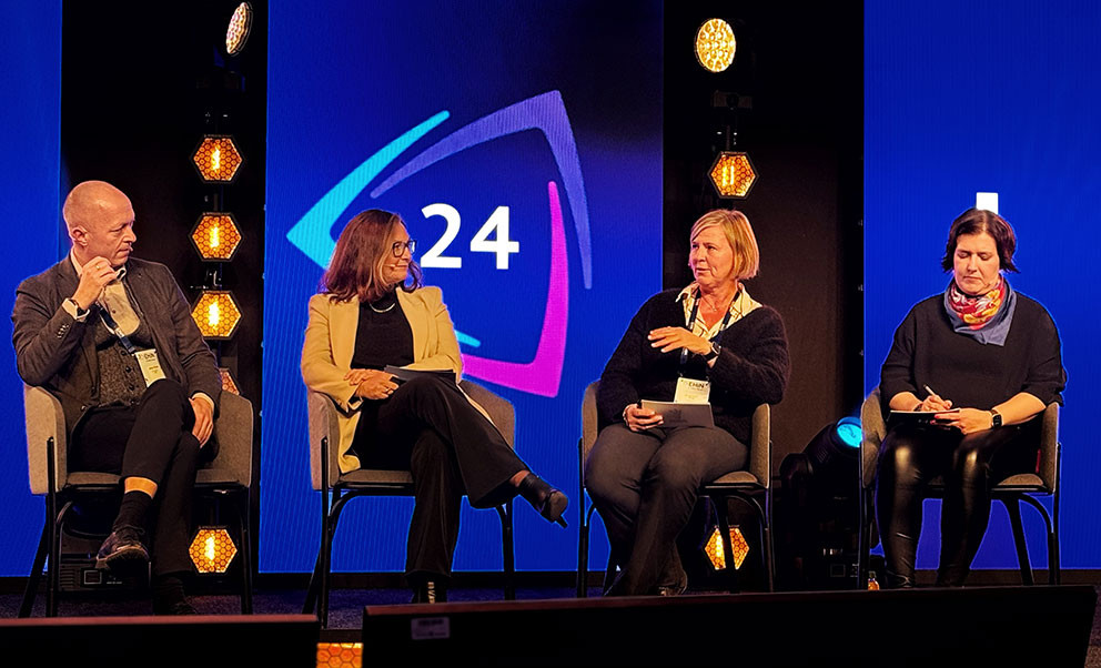 ETTERLYSER L&Oslash;FT: &ndash; Vi trenger et digitalt brukervennlighetsl&oslash;ft, sa Anne-Karin Rime under panelsamtalen p&aring; EHiN 2024. Foto:&hellip;