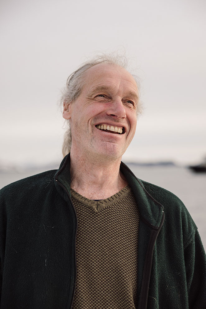 ELSKER FOLK OG FAG: Frank Hilpusch er en brennende engasjert fastlege i &oslash;yriket utenfor Harstad, og elsker b&aring;de folk og fag.