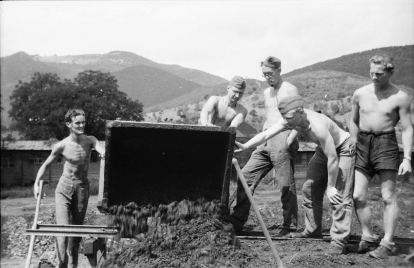 SS-skoleringsleiren St. Andreas i Sennheim (Cernay), Frankrike. Ukjent dato. Foto: Hans Trygve Tveten (1918&ndash;99) / ARKIVET&hellip;